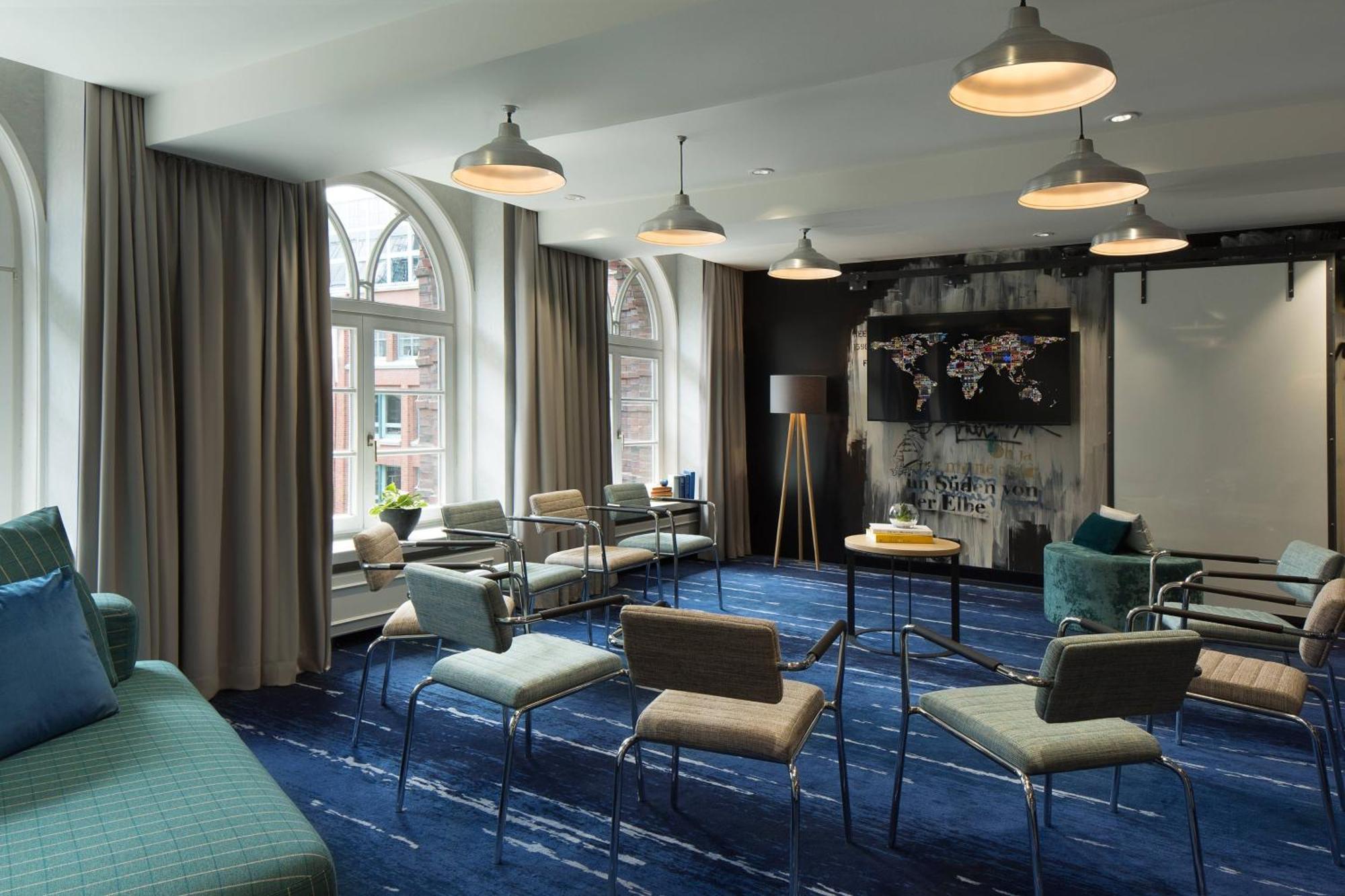 Renaissance Hamburg Hotel Bagian luar foto The Blue Room