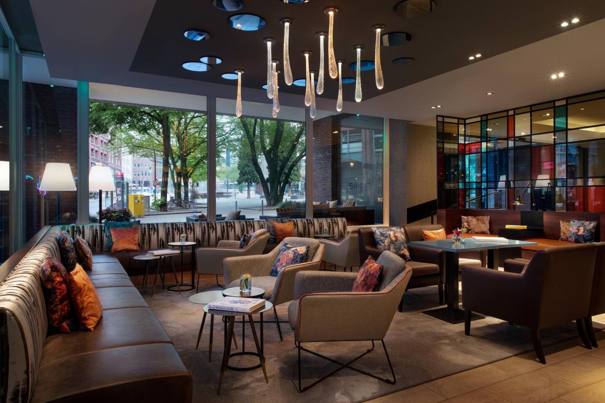 Renaissance Hamburg Hotel Bagian luar foto The lounge at the hotel