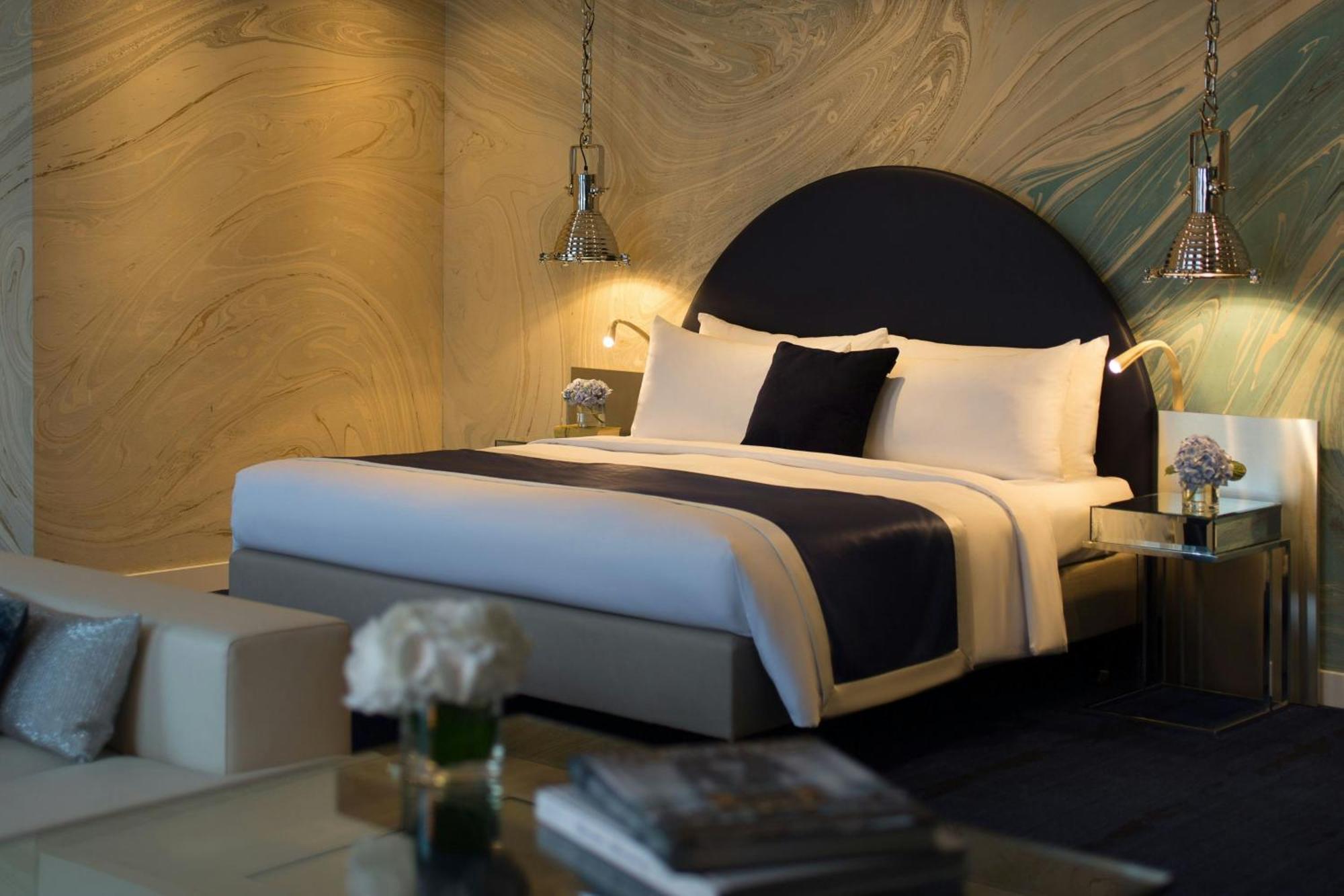 Renaissance Hamburg Hotel Bagian luar foto Deluxe Room